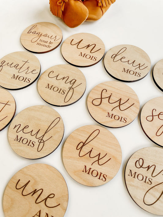 Disque jalon mensuel en bois français pour photos de bébé | Cadeau de douche de bébé | Marqueur d'étape mensuel  Cadeau bébé  Cartes d'étape